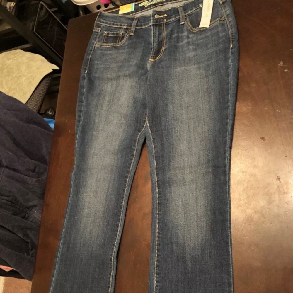 NWT Old Navy SweetHeart Boot Cut Jeans Sz 8